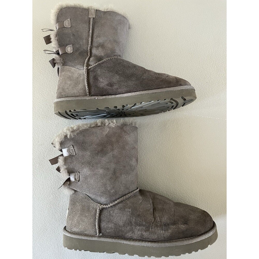 UGG Australia Bailey Bow Grey Suede Sheepskin Boots Womens US10 Cozycore Preppy